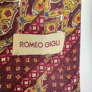 VINTAGE ROMEO GIGLI SILK TIE